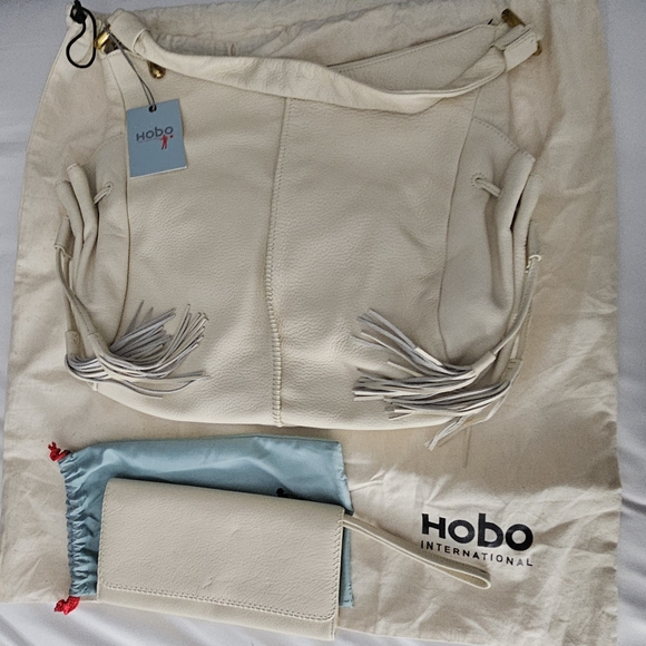 HOBO Rich Leather Shoulder Bag With Matching Wallet - Picture 1 of 11